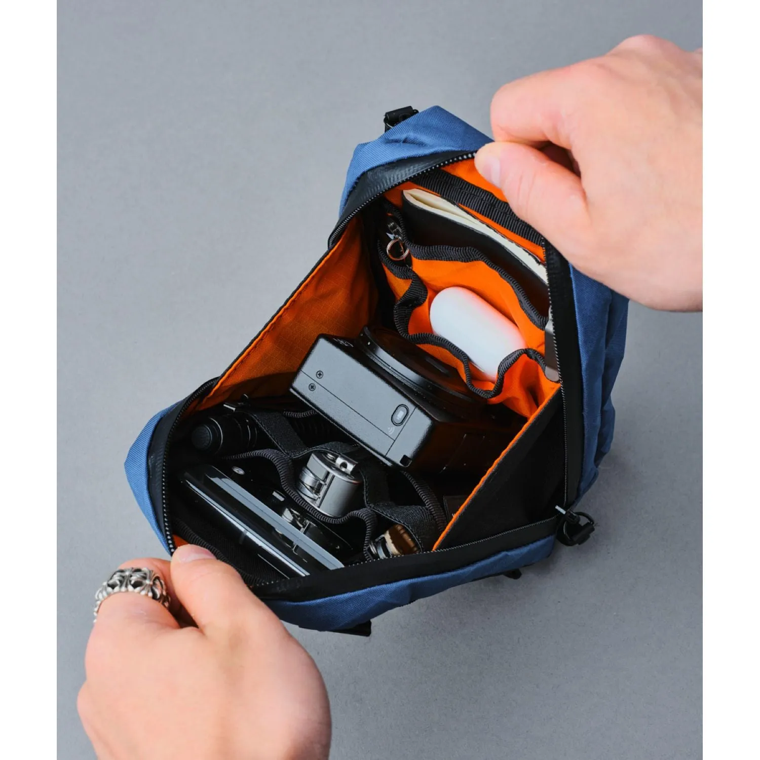 ALPAKA Metro Sling X-Pac