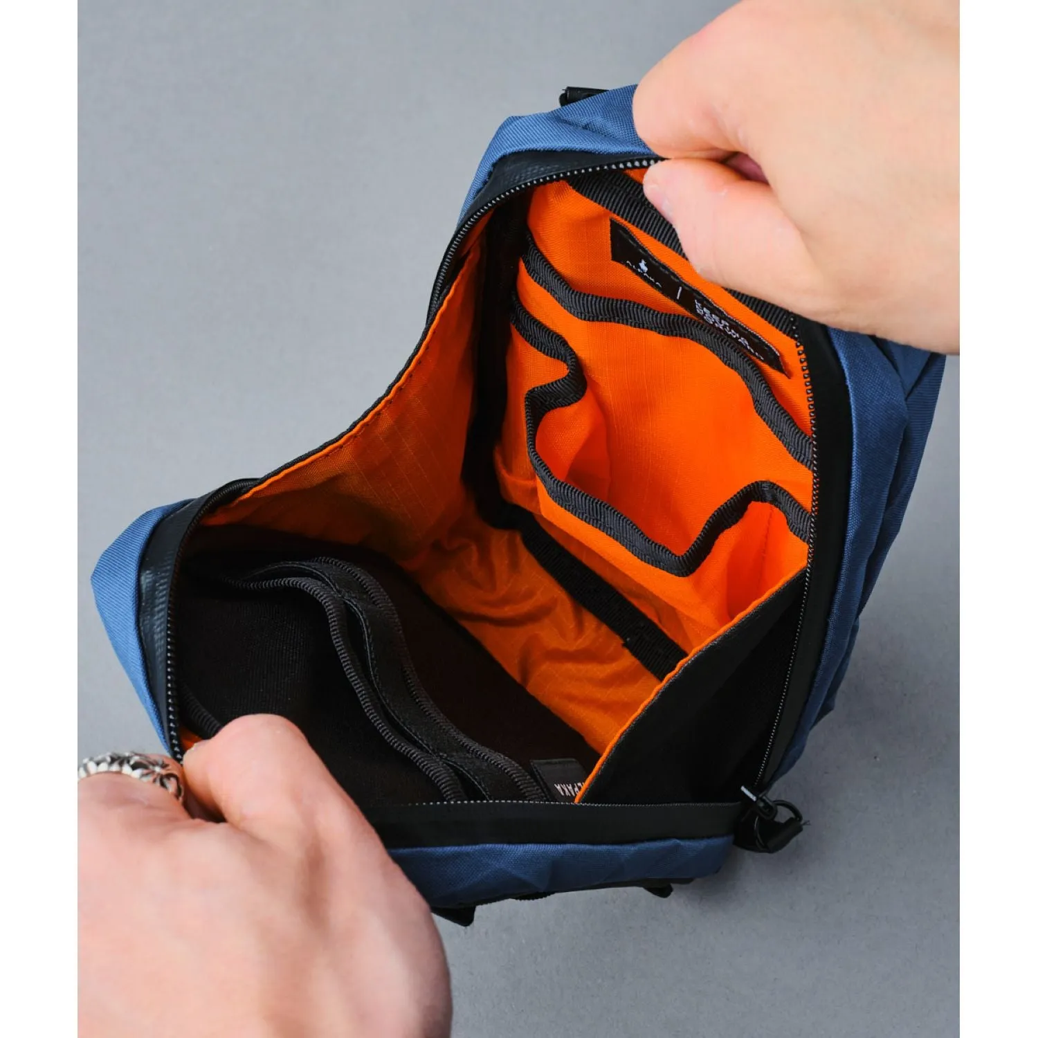 ALPAKA Metro Sling X-Pac