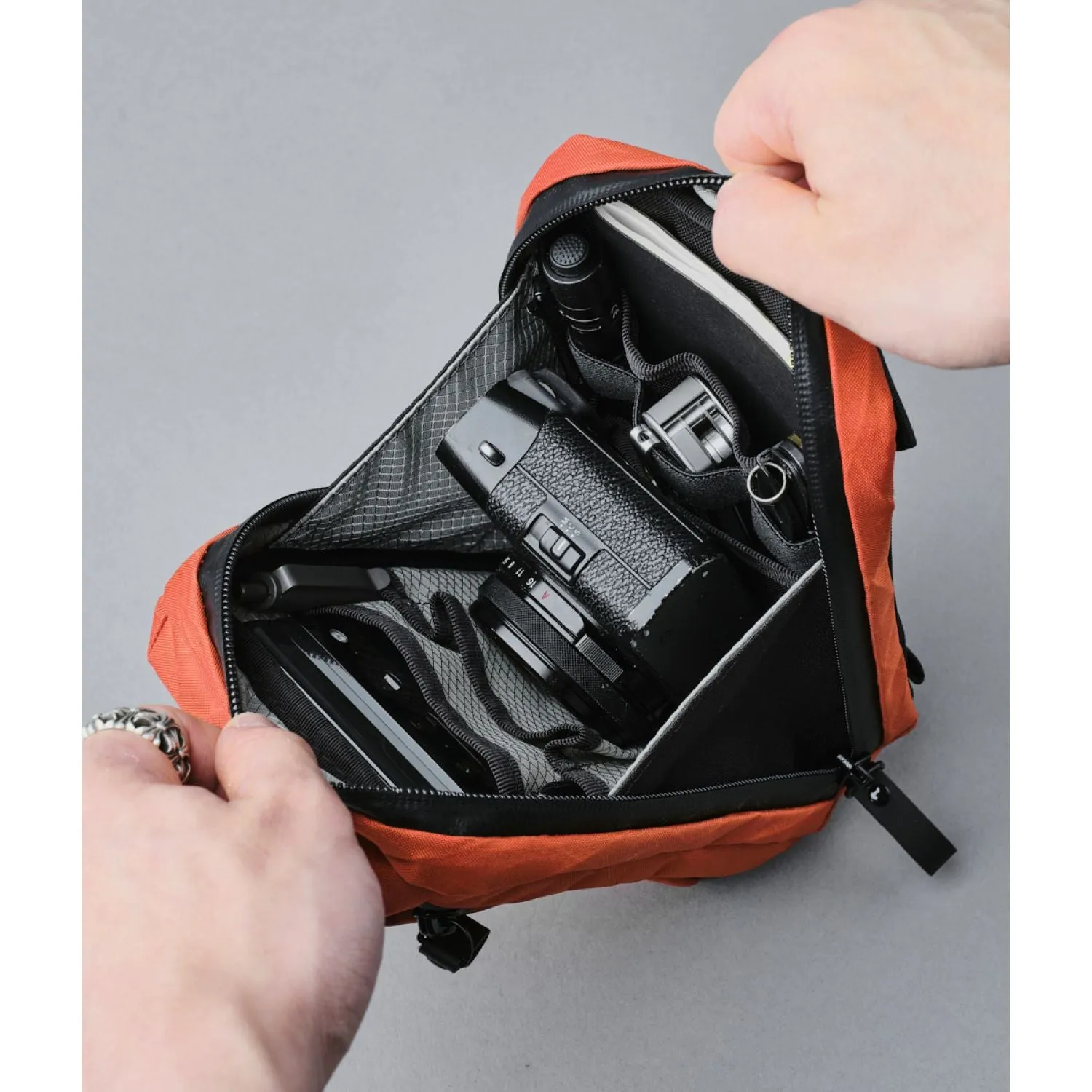 ALPAKA Metro Sling X-Pac