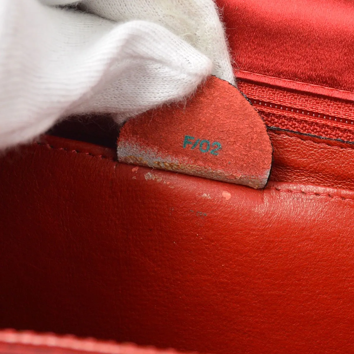 Celine F/02 Flap Shoulder Bag Red Satin ao28924