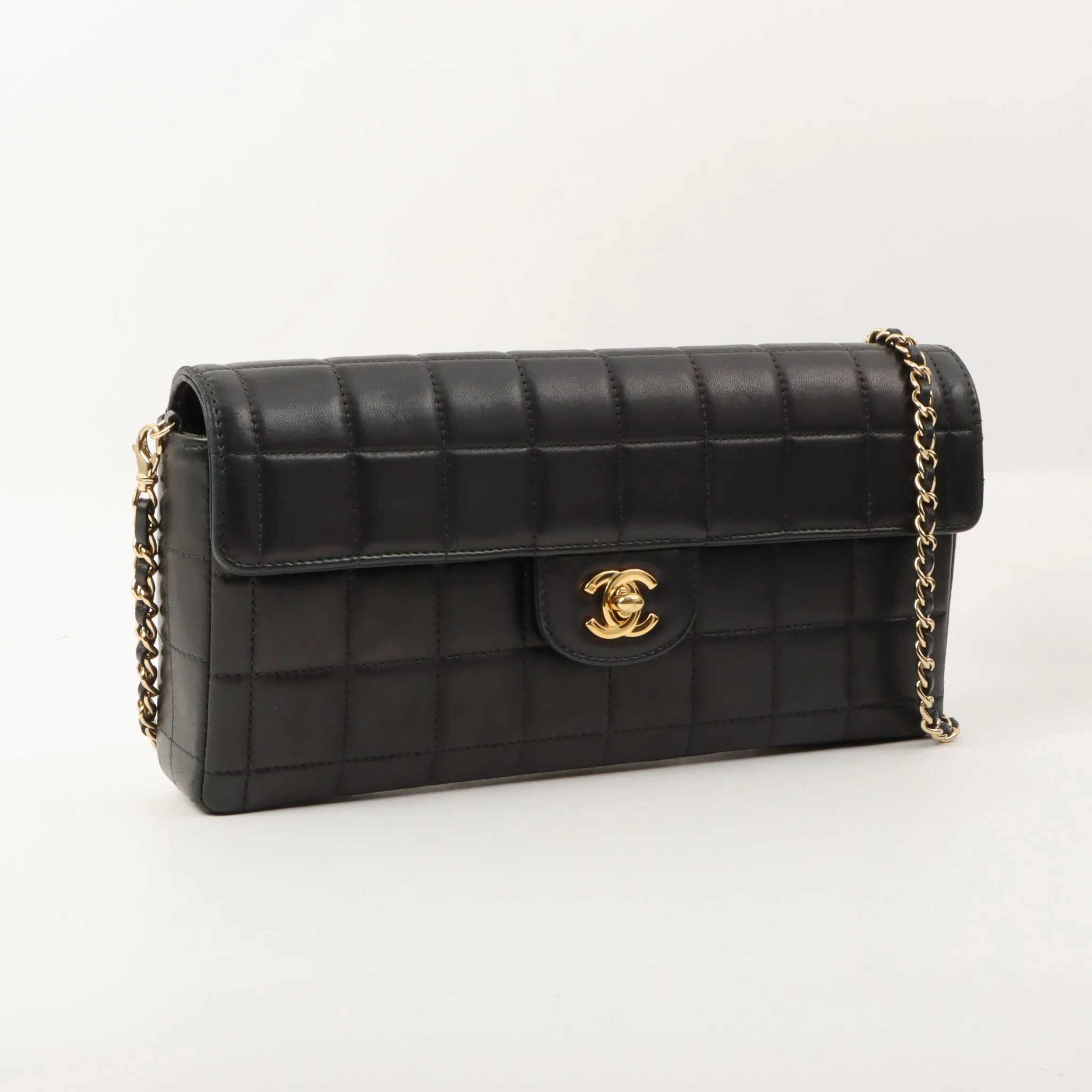 Chanel Around 2002 Made Chocolate Bar Turn-Lock Chain Bag Black