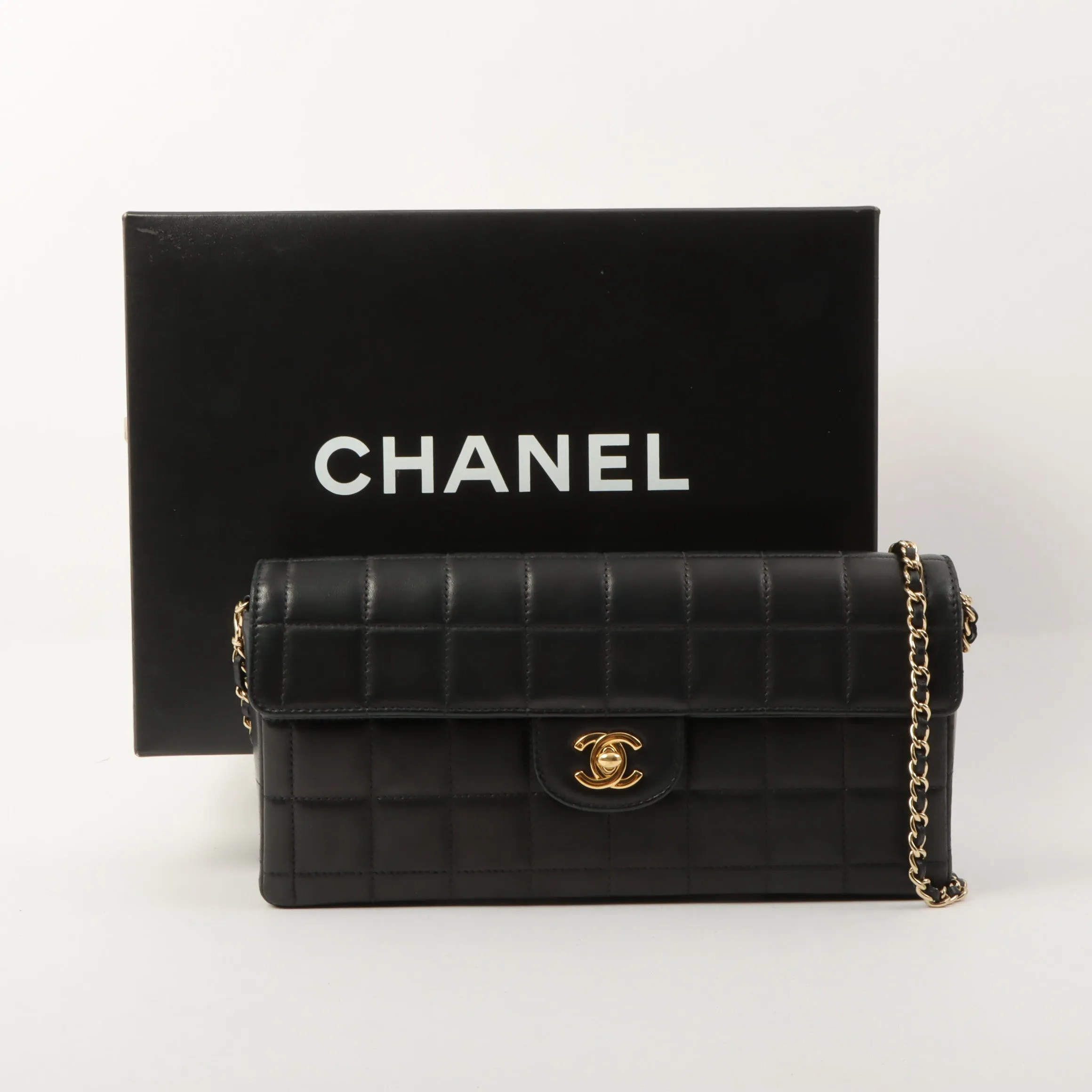 Chanel Around 2002 Made Chocolate Bar Turn-Lock Chain Bag Black