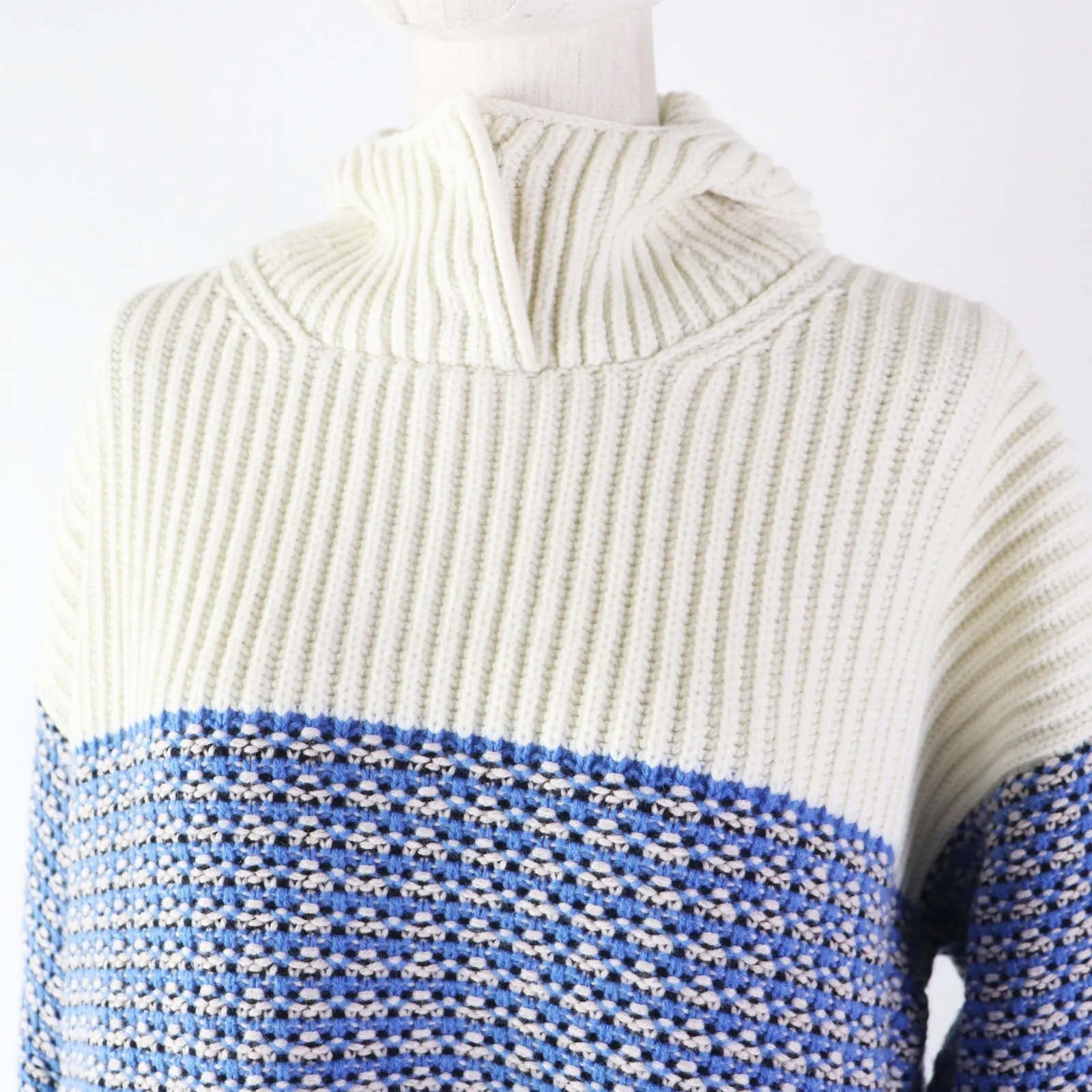 FENDI Hoodie FZY731 wool Blue white 38